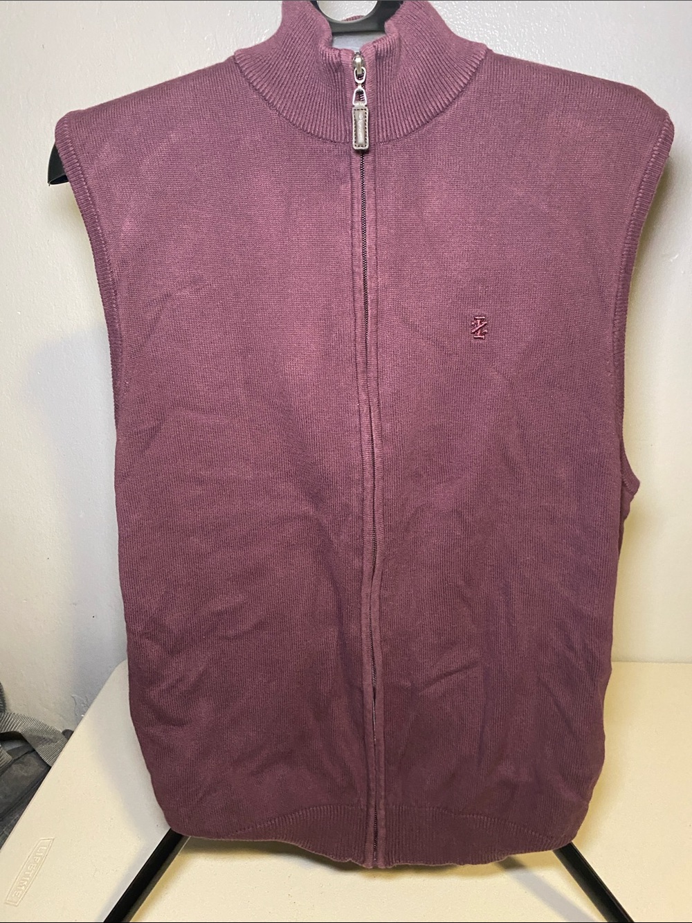 Men’s Sleeveless Zip Vest in Dusty Mauve